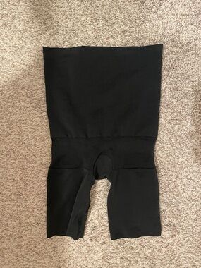 Spanx red hot Black High-Waist Shaping Shorts small